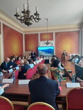 Premiér počas svojej prednášky pre študentov v Zasadačke vedeckej rady